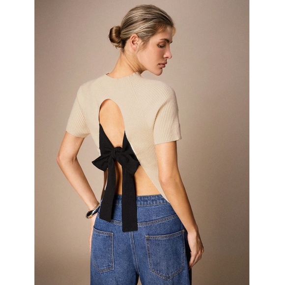 Backless Beige Knit Top Short Sleeve Black Large Bow Tie - Picture 4 of 10